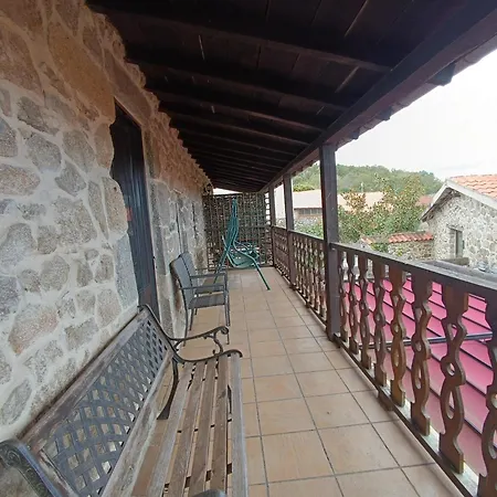 Complejo Rural Aira Sacra-ribeira Sacra Daire *